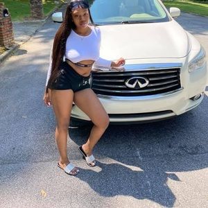 White long sleeve crop top